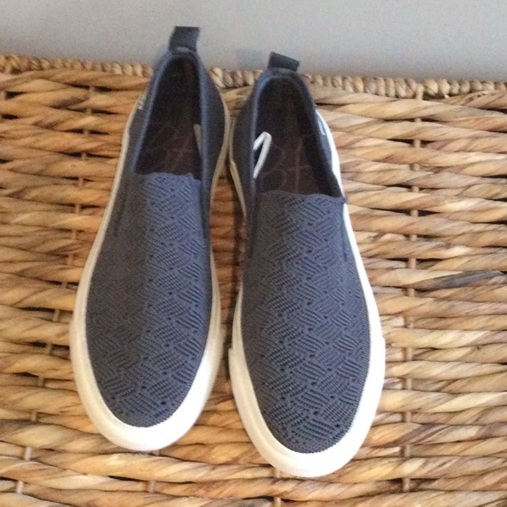 🌿NEW Navy Blue Slip-Ons🌿 - Picture 9 of 9
